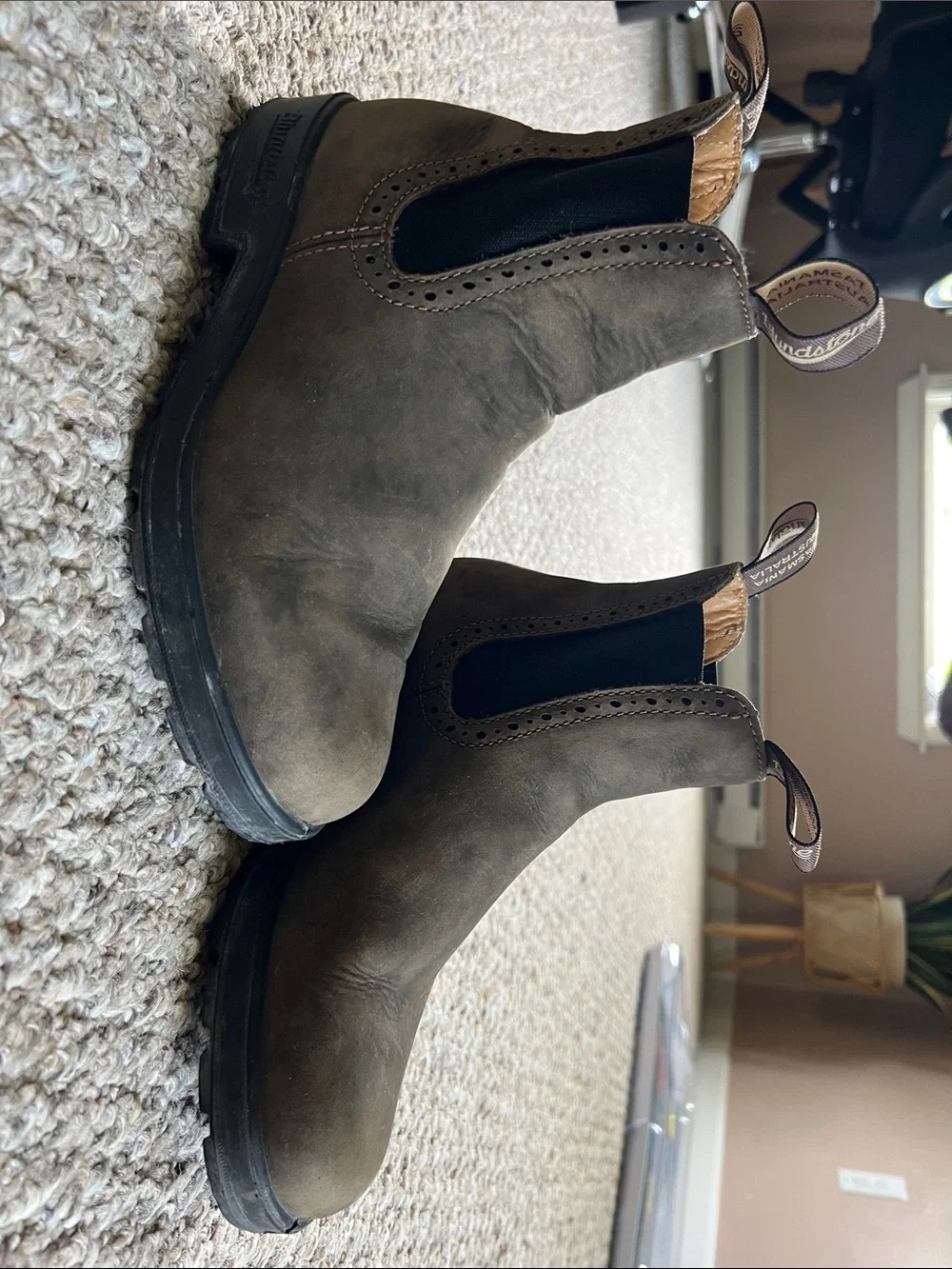 Blundstone Rustic Brown Chelsea Boots with Black Elastic